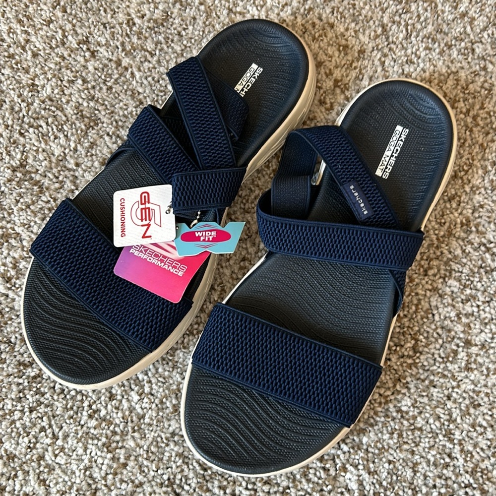 Sketchers On The Go- gore back-strap sandals-flawless - Picture 3 of 9